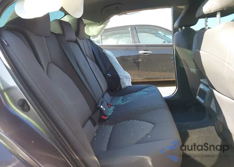 2024 Toyota Camry Le z USA, uszkodzony, nr VIN 4T1C11AKXRU195395